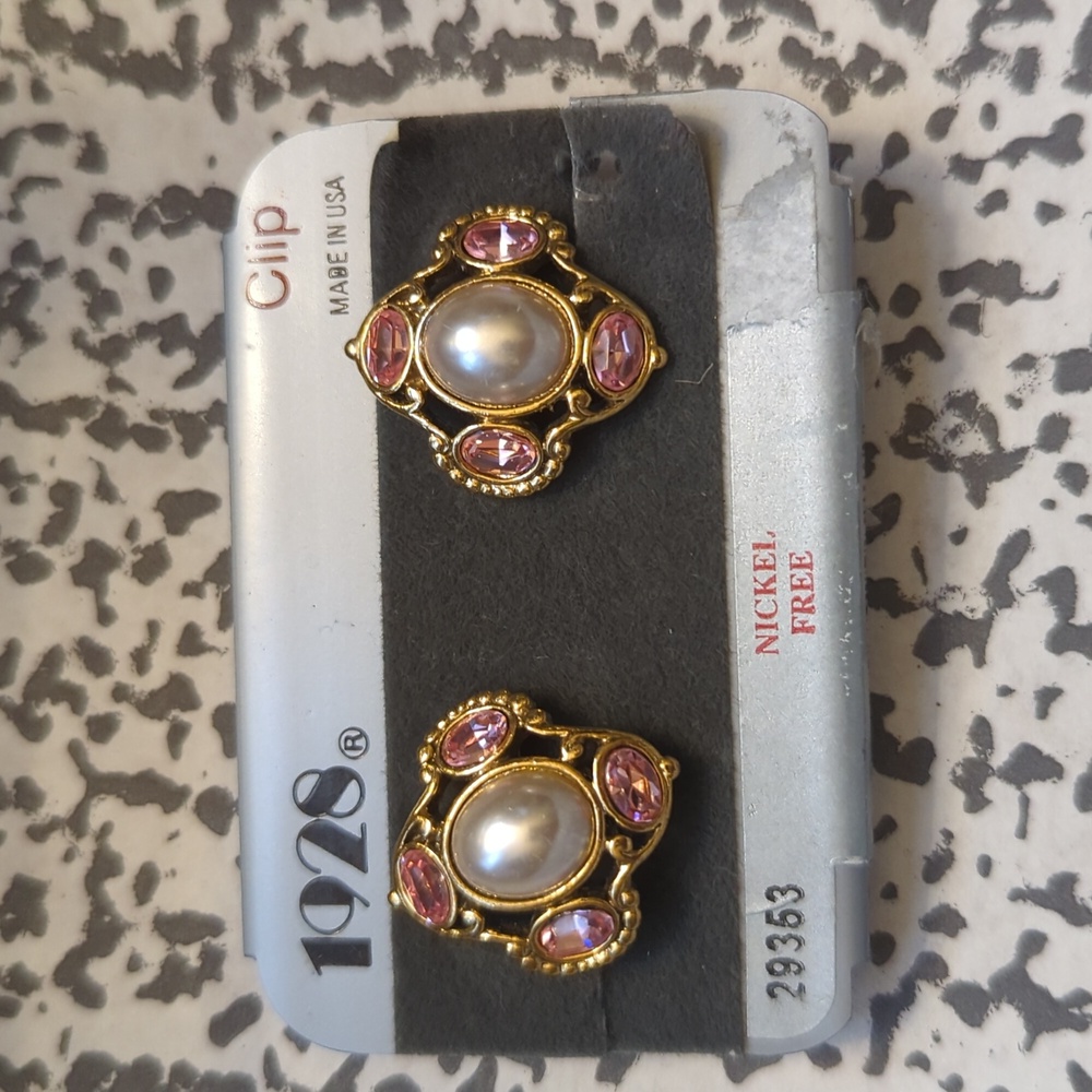 Pink & Pearl Earrings (clip-on)